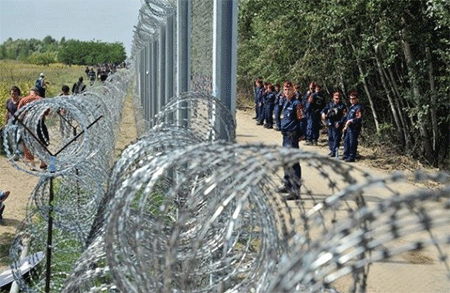alambradas cierran fronteras Países balcánicos levantan muros para bloquear paso de refugiados